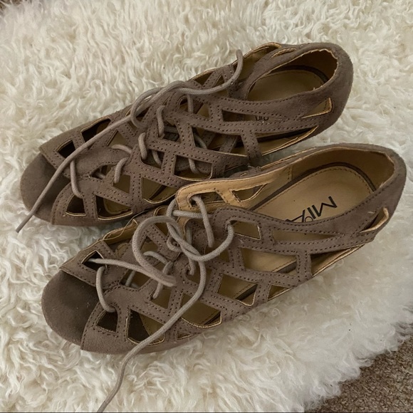 Mia lace-up wedge heels - Picture 1 of 3